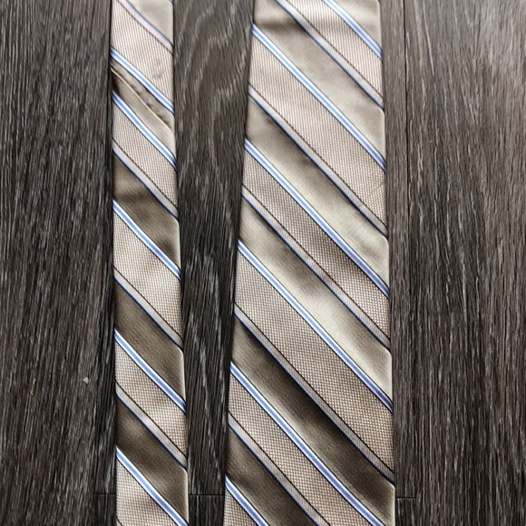 Michael Kors Tie - Picture 3 of 7